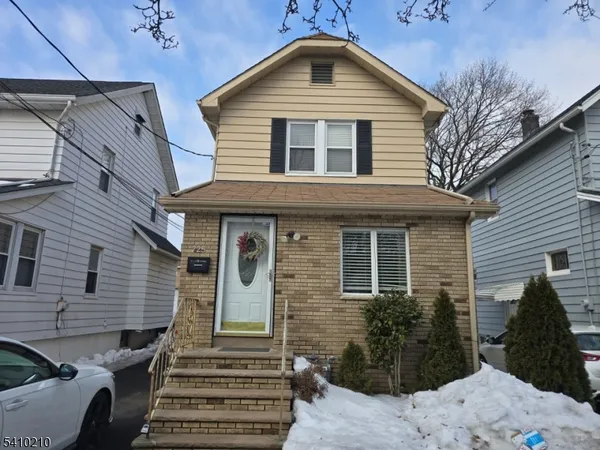 $580,000 | 725 Schuyler Avenue, Lyndhurst, NJ 07071