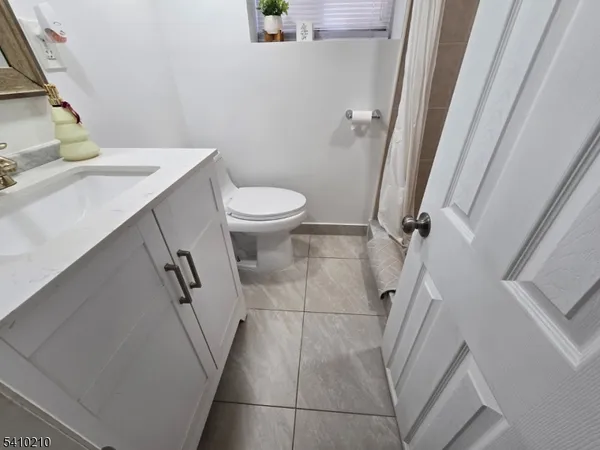 $580,000 | 725 Schuyler Avenue, Lyndhurst, NJ 07071
