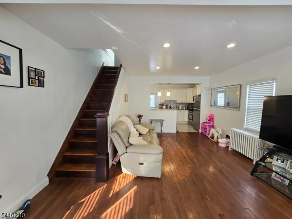 $580,000 | 725 Schuyler Avenue, Lyndhurst, NJ 07071