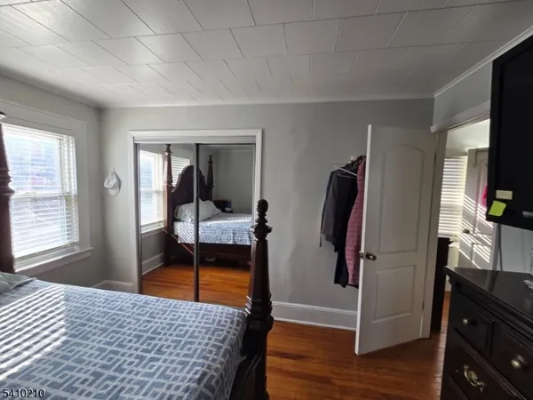 $580,000 | 725 Schuyler Avenue, Lyndhurst, NJ 07071
