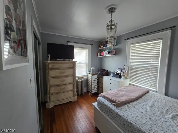 $580,000 | 725 Schuyler Avenue, Lyndhurst, NJ 07071