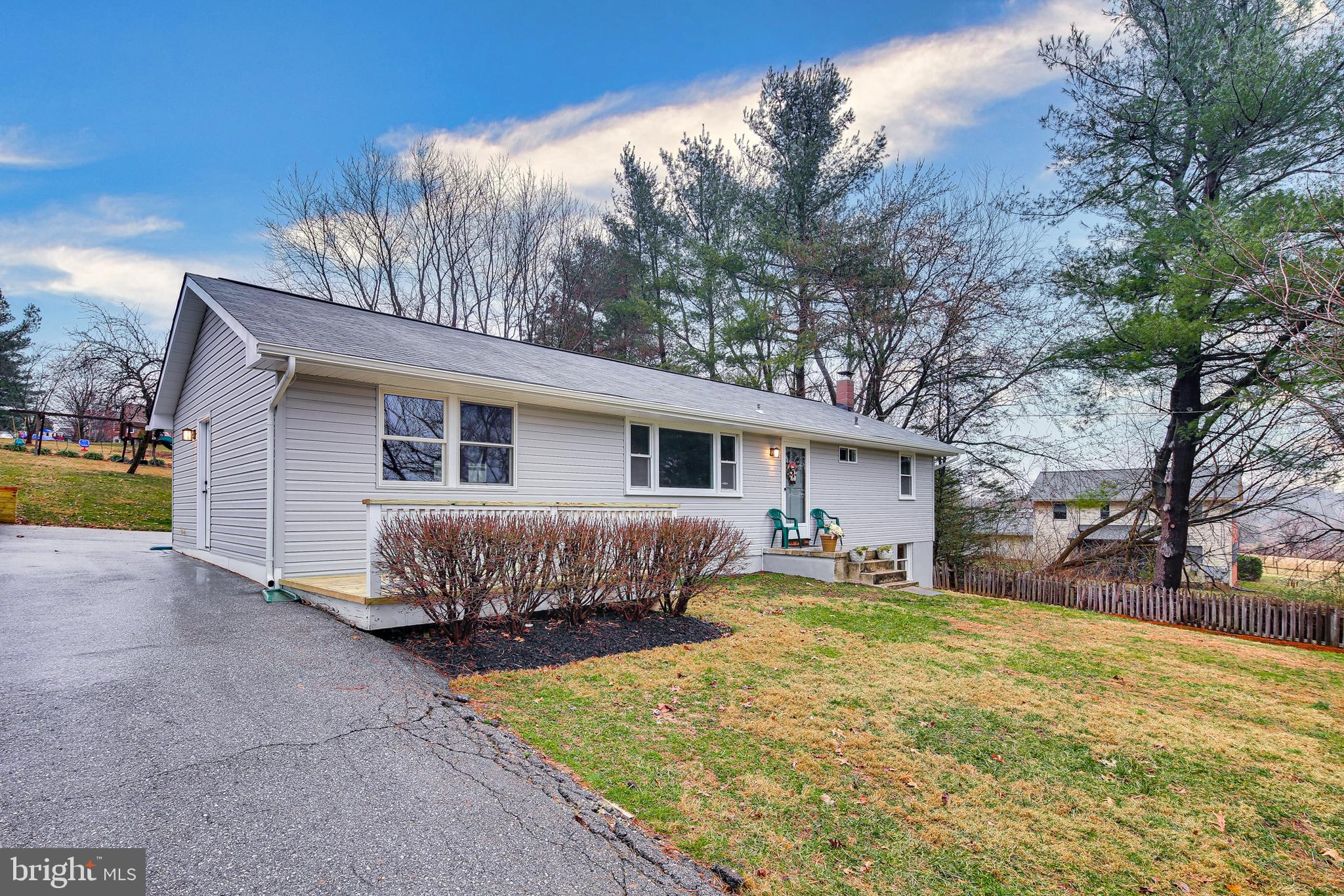 5216 Freter Road Sykesville, MD 21784 - Photo 3 of 35 WELCOME HOME