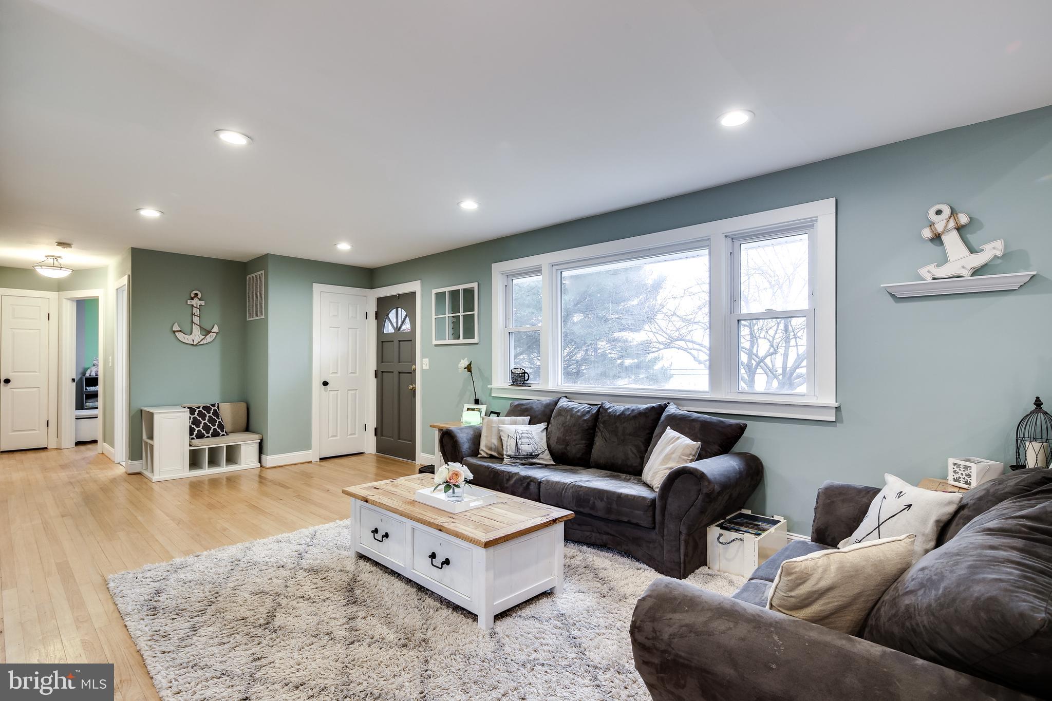 5216 Freter Road Sykesville, MD 21784 - Photo 6 of 35 LIVING ROOM
