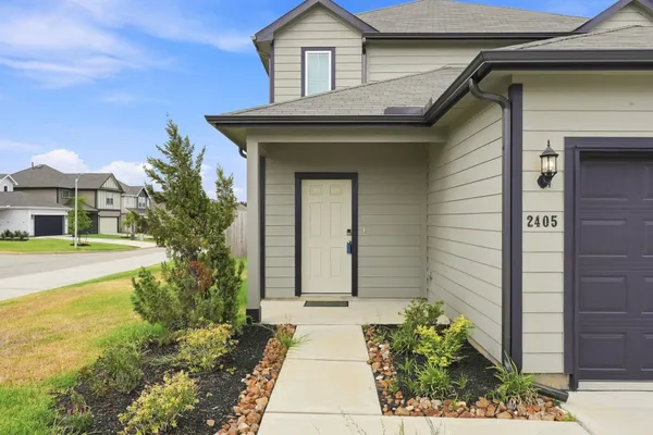$2,700 | 2405 Bray Head Drive, Conroe, TX 77301