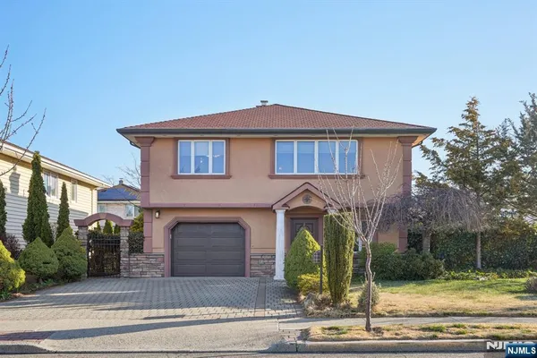 $719,000 | 2 Ivy Lane, Wallington, NJ 07057