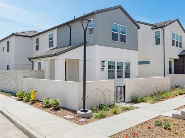 $5,400 | 27399 Fox Den Place, Newhall, CA 91381