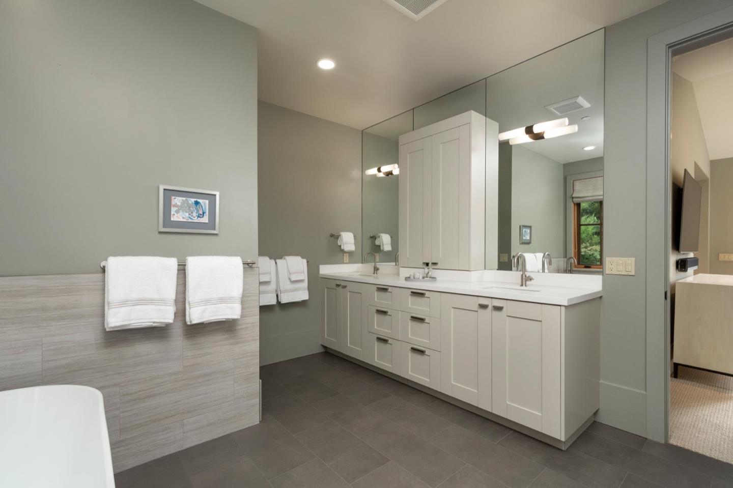 2875 Canyon Road Burlingame, CA 94010 - Photo 31 of 49 Gallery Image 31