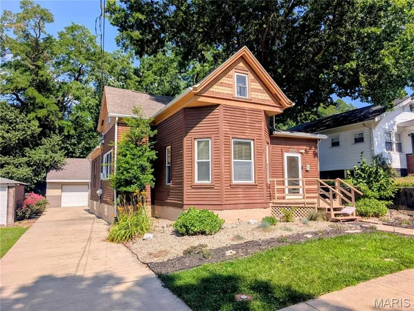 $195,000 | 1809 Clawson Street, Alton, IL 62002
