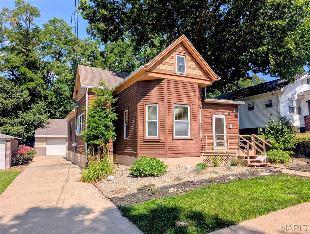 1809 Clawson Street Alton, IL 62002 - Photo 1 of 1