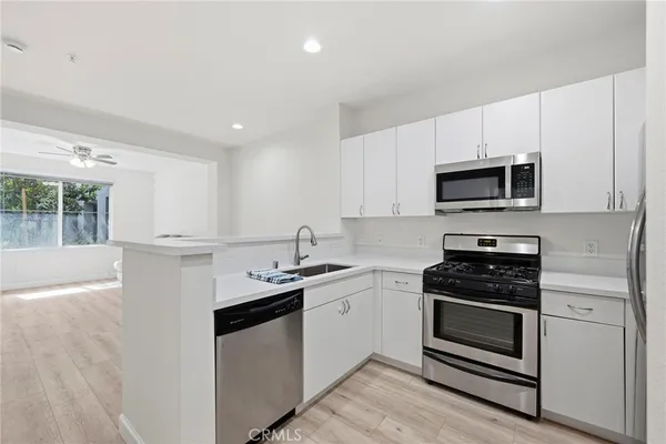 $2,500 | 1801 East Katella Avenue, Unit 1096, Anaheim, CA 92805