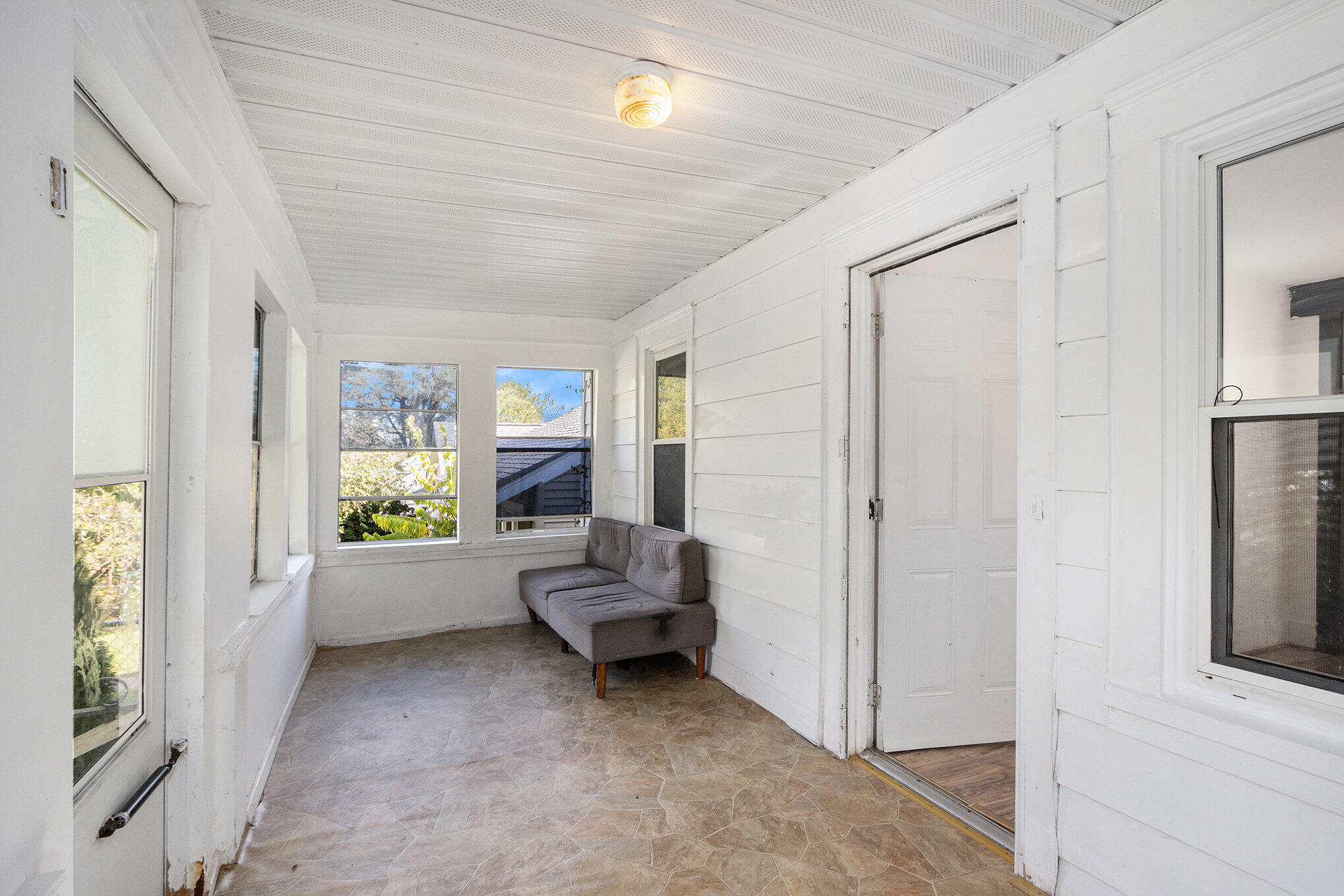 446 24th Street North Springfield, MI 49037 - Photo 4 of 18 004_file_172