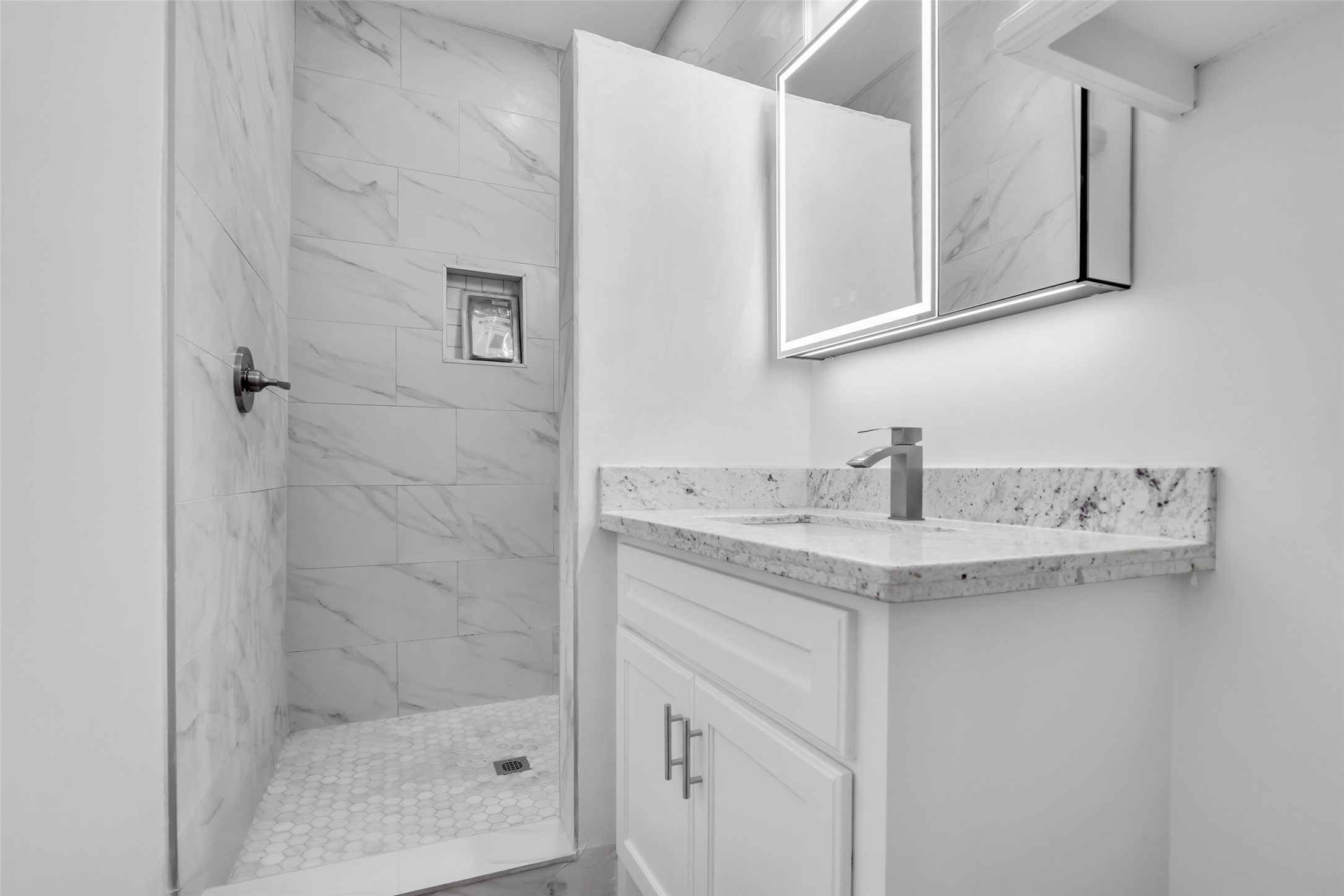 611 Harvard Street Houston, TX 77007 - Photo 14 of 25