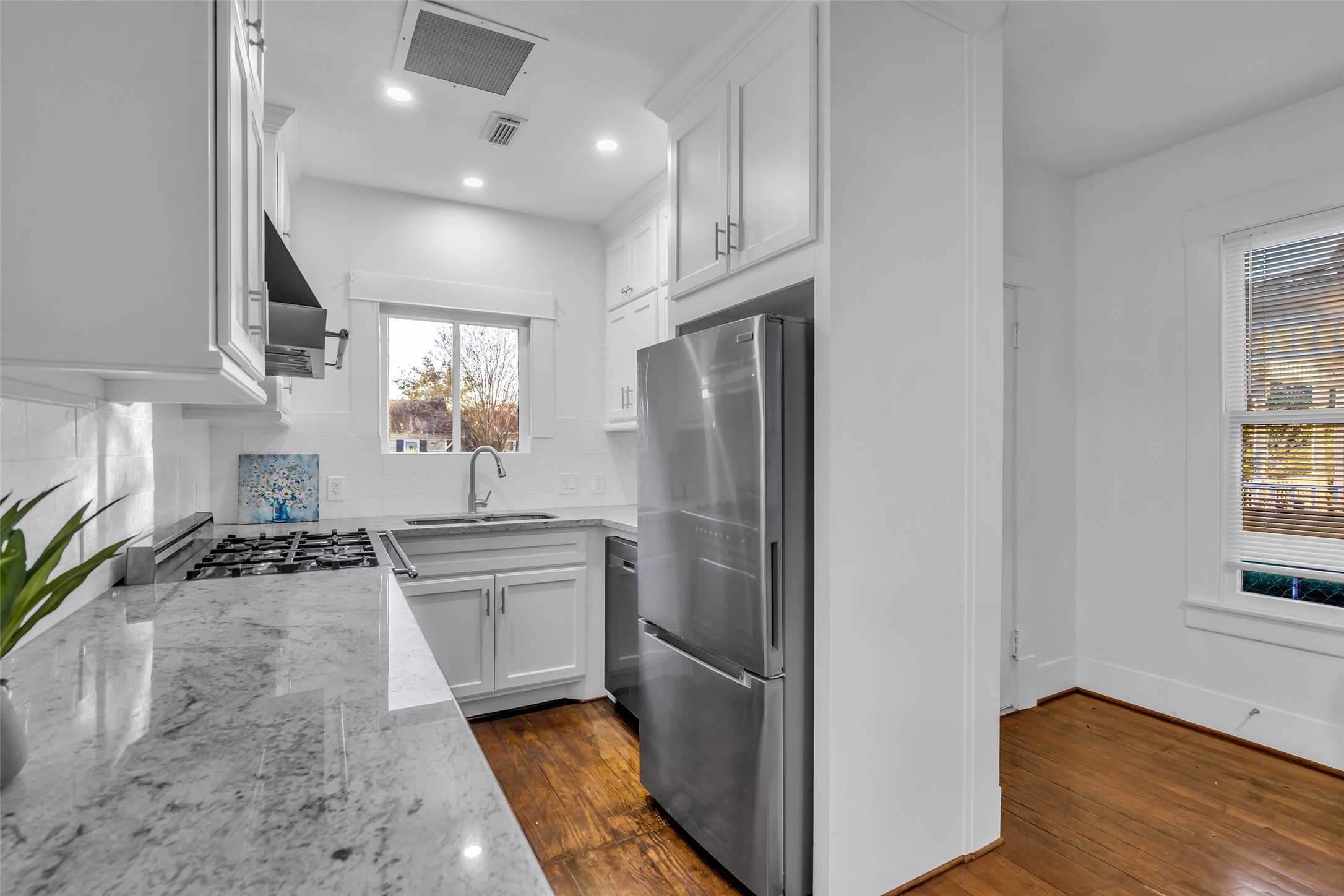 611 Harvard Street Houston, TX 77007 - Photo 8 of 25