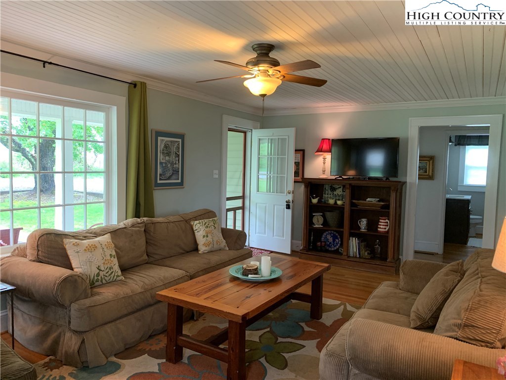 817 Stratford Road Sparta, NC 28675 - Photo 9 of 33 Gallery Image 9
