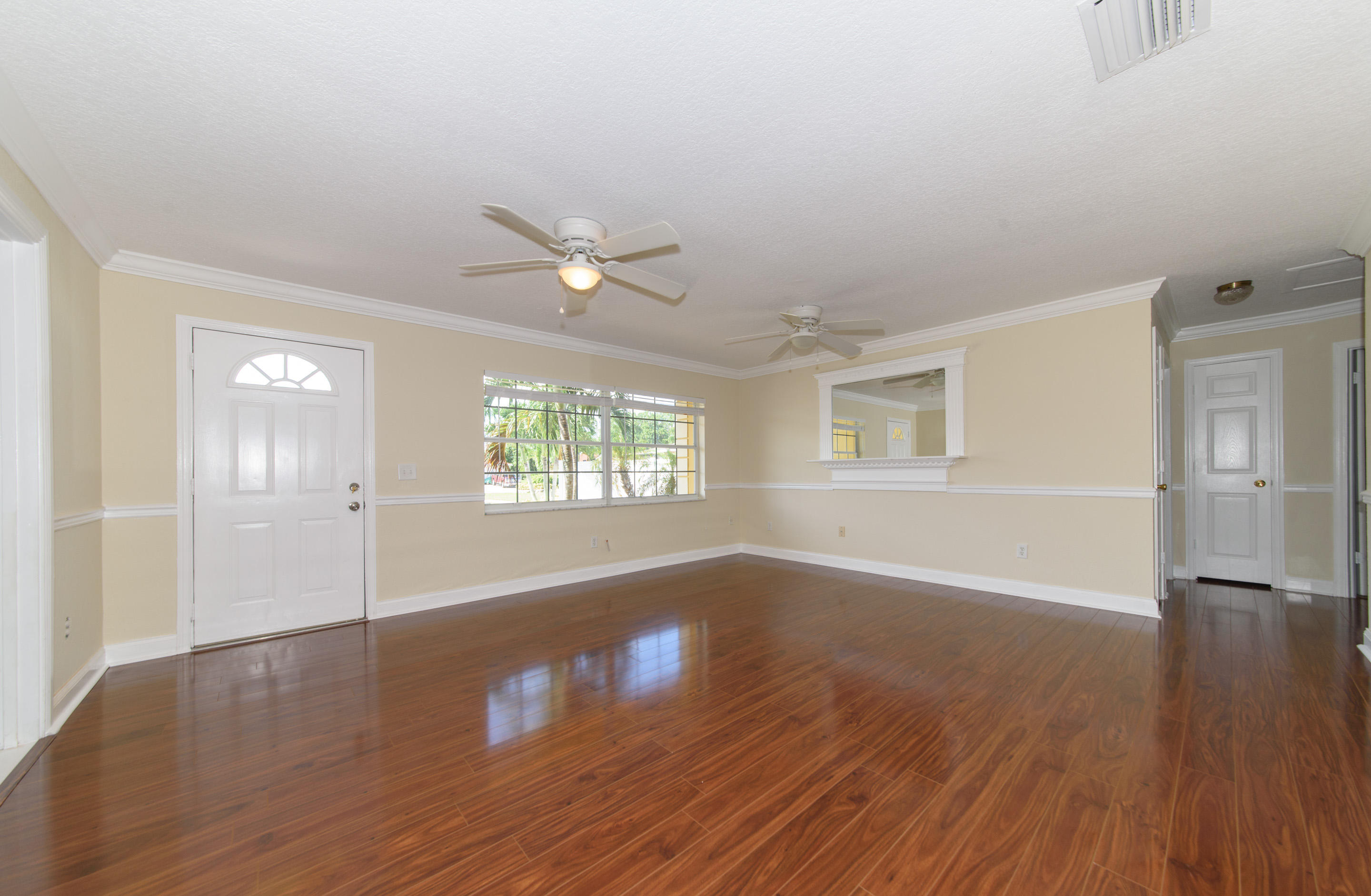 4558 Avalon Street Boca Raton, FL 33428 - Photo 7 of 21 Living Room