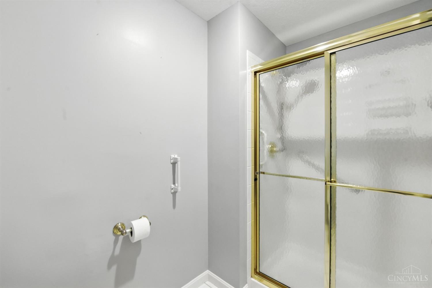 4320 Regency Ridge Court, Unit 202 Cincinnati, OH 45248 - Photo 25 of 38 Gallery Image 25