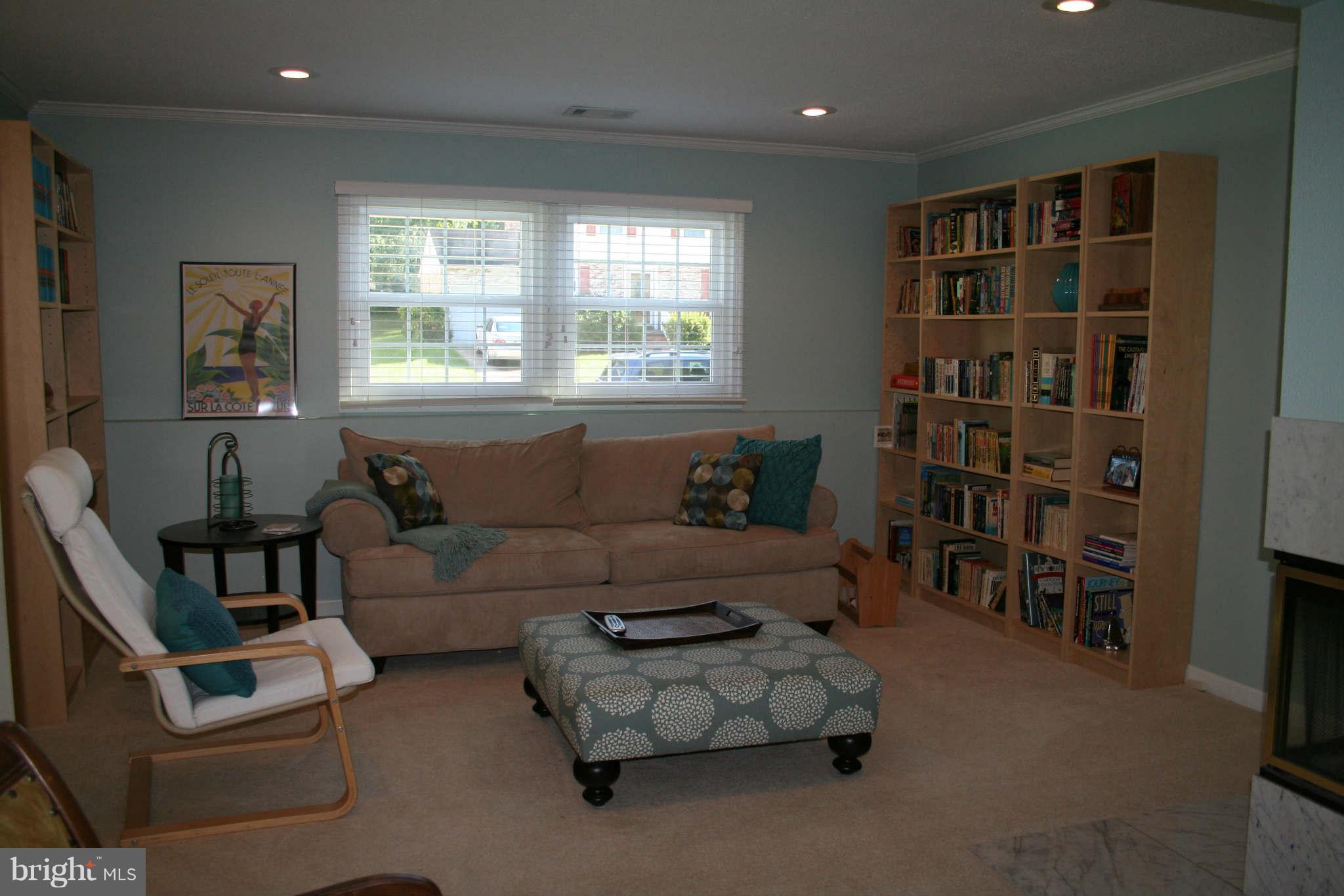 10862 Sandringham Road Cockeysville, MD 21030 - Photo 19 of 28 Family Room