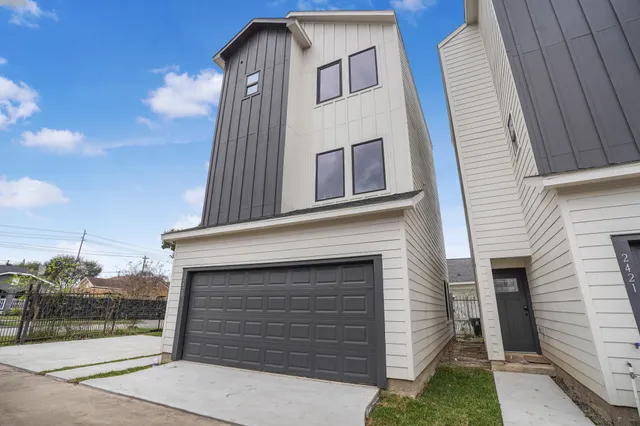 $2,900 | 2419 Rosewood Street, Houston, TX 77004