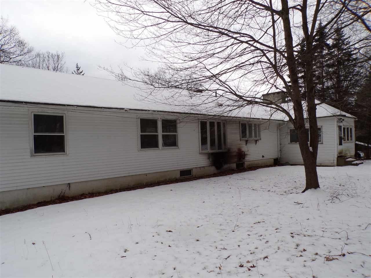 40 Dickinson Road Keene, NH 03431 - Photo 2 of 17