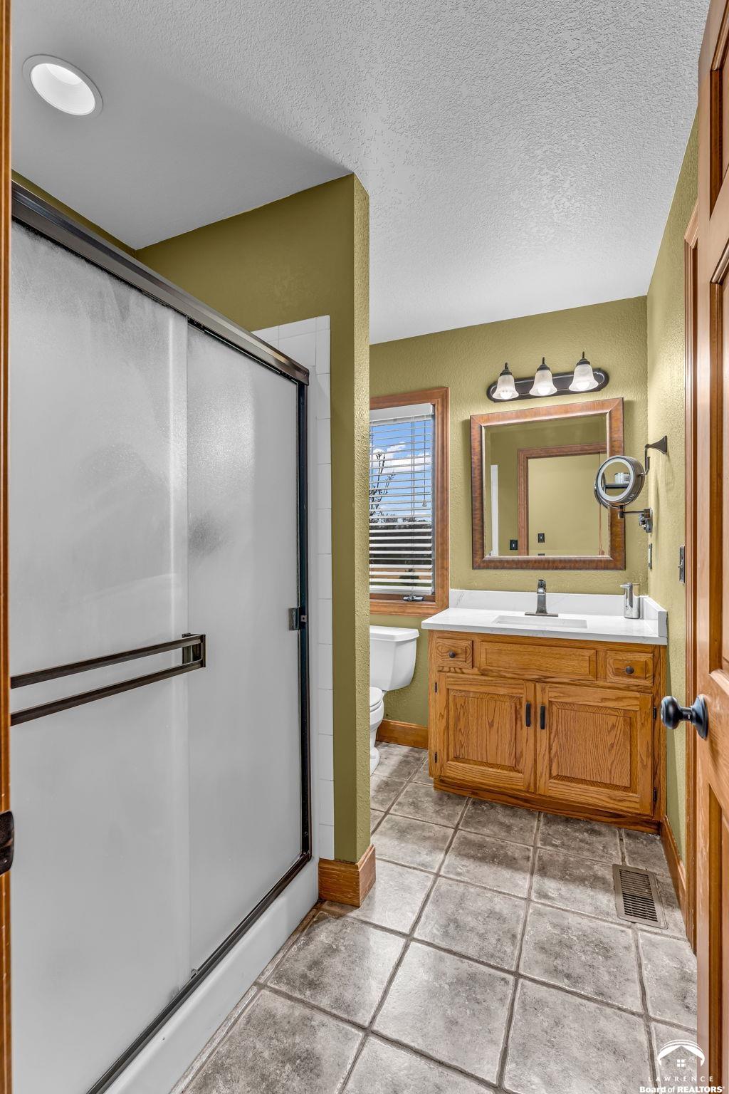 1236 North 411 Road Baldwin City, KS 66006 - Photo 17 of 68