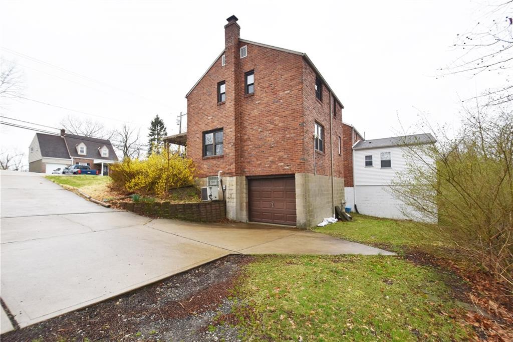 721 Highview Road Pittsburgh, PA 15234 - Photo 22 of 23 a view of a street with a building