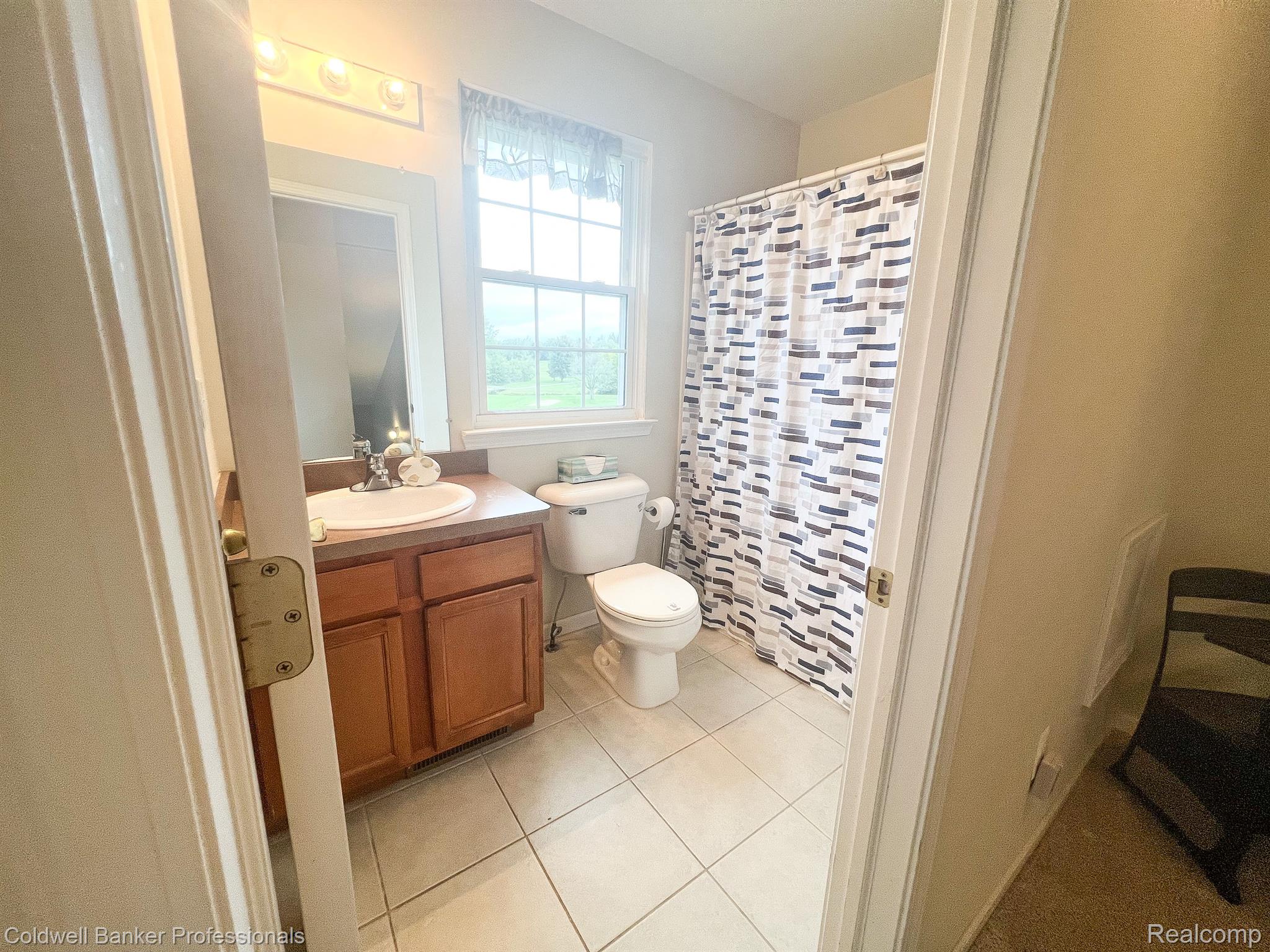 6081 Davison Road Burton, MI 48509 - Photo 14 of 20 Gallery Image 14