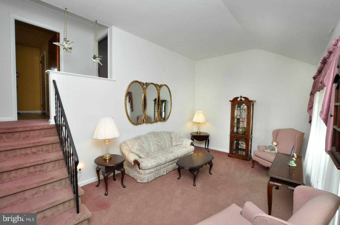 811 Fordham Street Delran, NJ 08075 - Photo 2 of 20 a living room with furniture and a fireplace