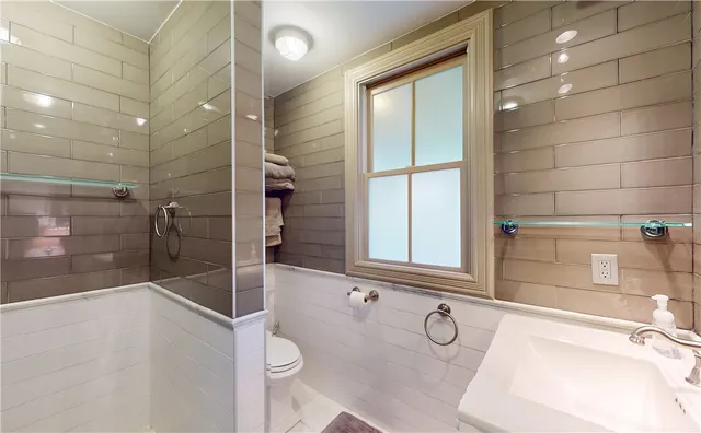 $2,375 | 804 A Howe Street, Unit A, Brunswick, GA 31520