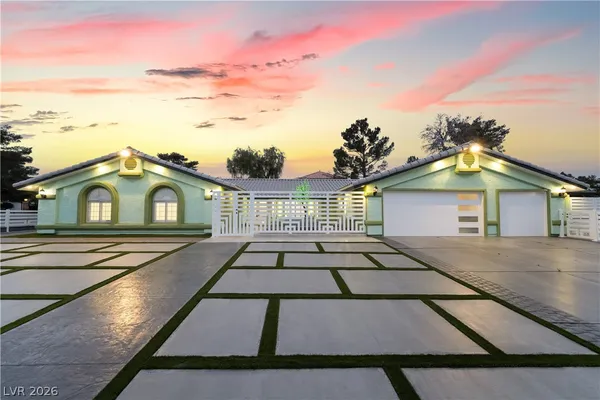 $1,119,900 | 3160 East Viking Road, Las Vegas, NV 89121