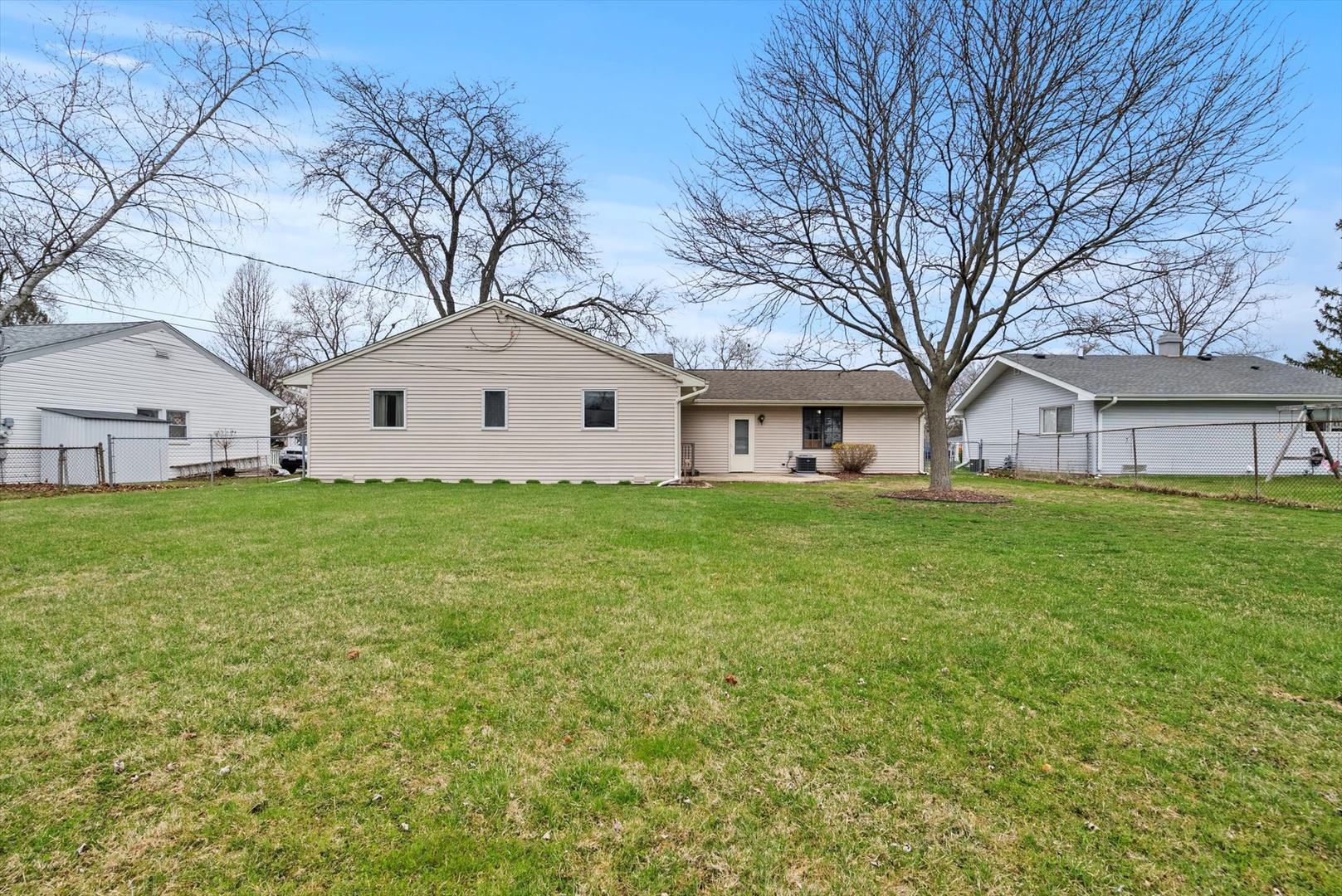 15 Rugby Road Lake Zurich, IL 60047 - Photo 15 of 19
