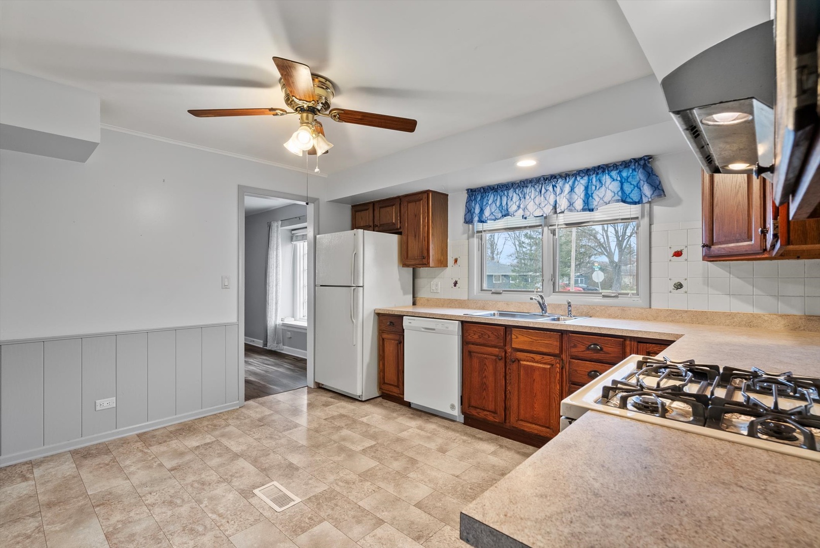 15 Rugby Road Lake Zurich, IL 60047 - Photo 6 of 19