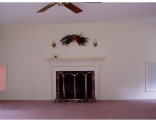 26 James Road Upton, MA 01568 - Photo 7 of 8 Gallery Image 7