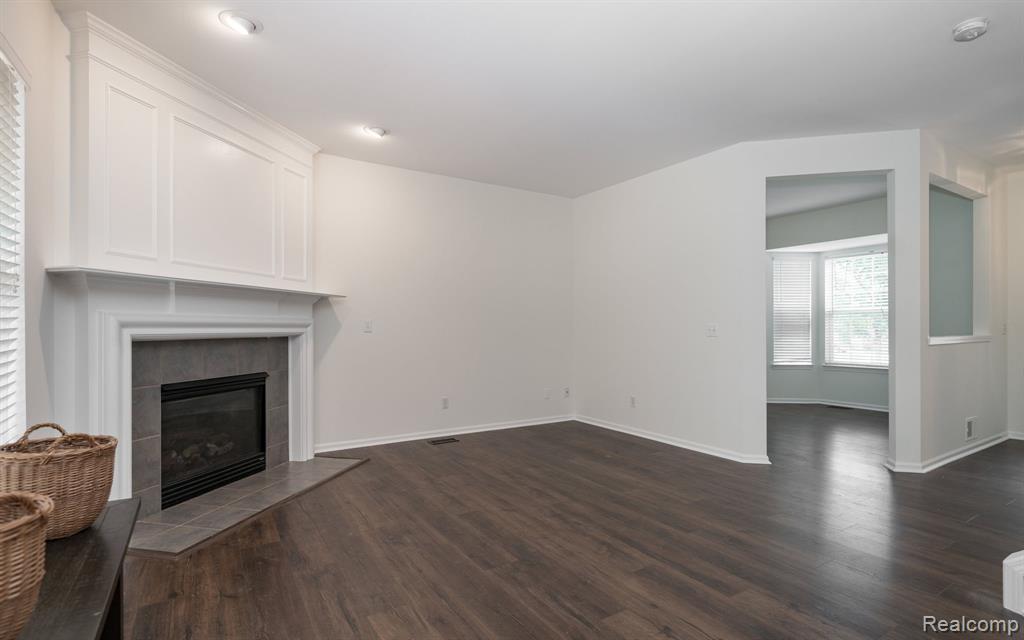 416 Otter Run Road Holly, MI 48442 - Photo 8 of 47 Gallery Image 8