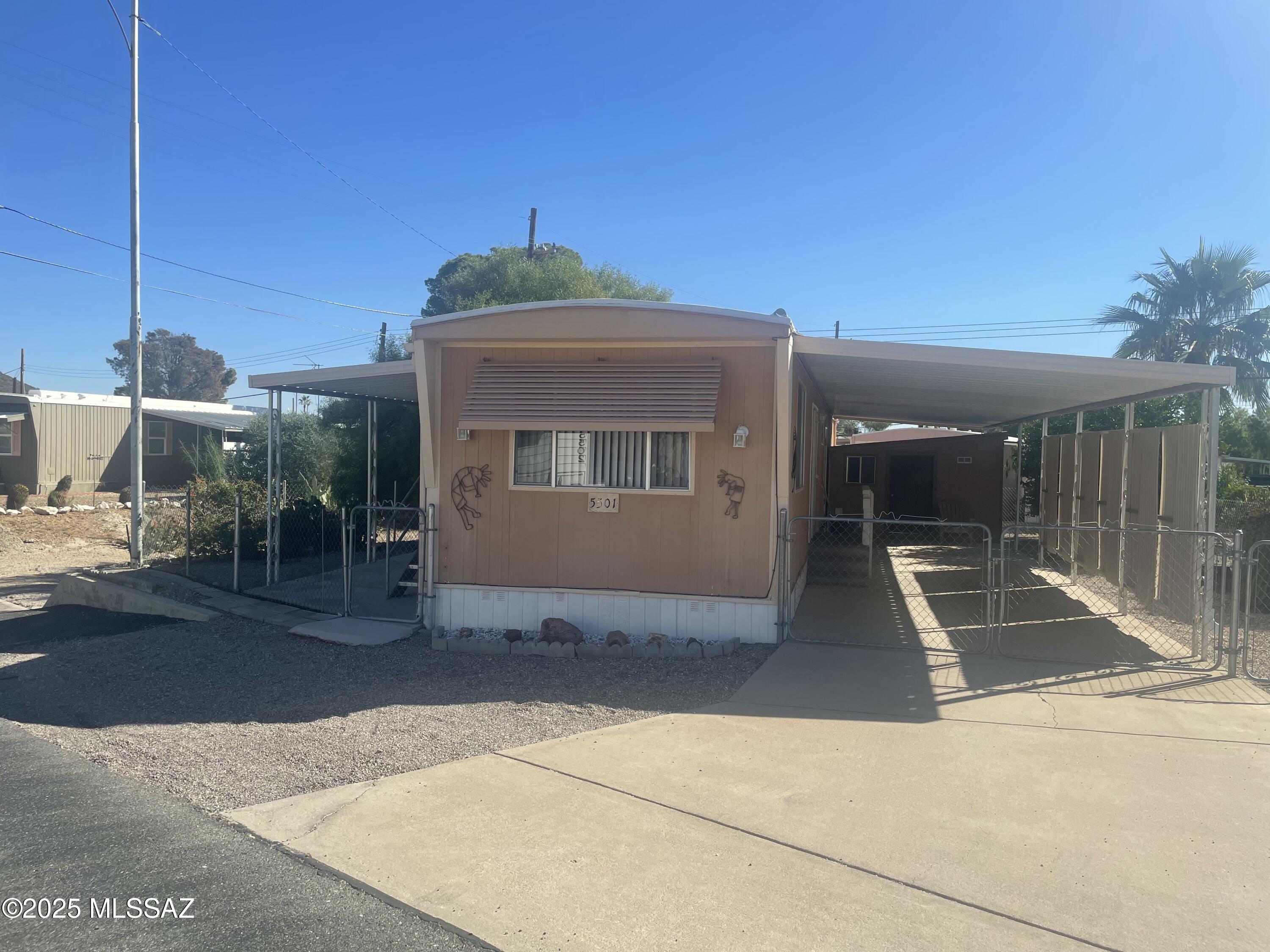 5501 West Rocking Cir Street Tucson, AZ 85713 - Photo 2 of 10 Gallery Image 2