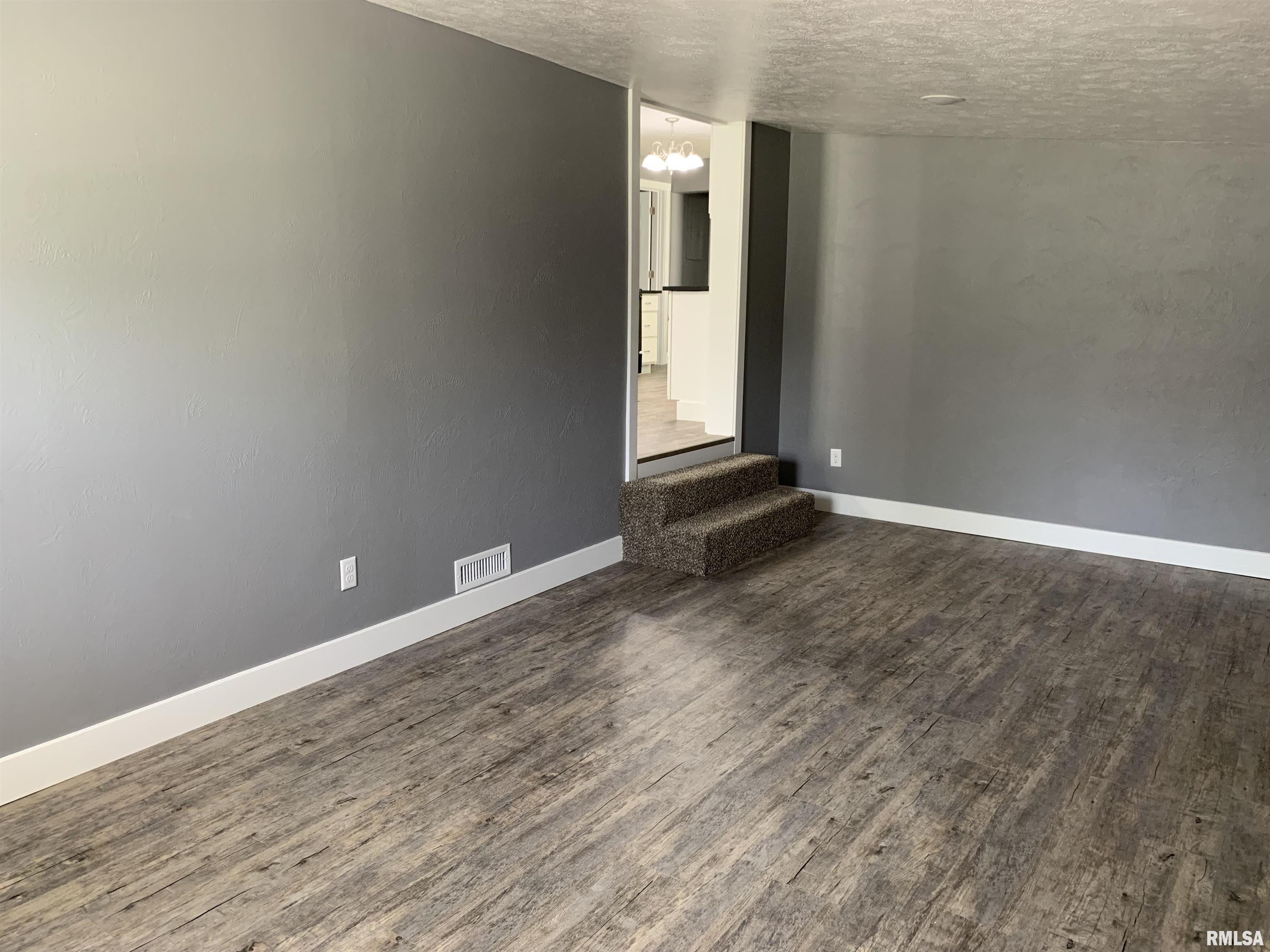 1201 North 11th Street Herrin, IL 62948 - Photo 14 of 30