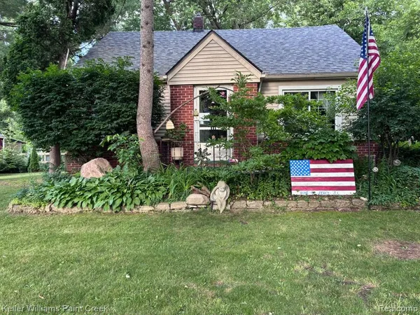 $269,900 | 3265 Willet Avenue, Rochester Hills, MI 48309