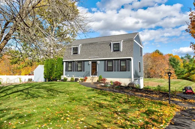 $595,000 | 45 Damren Road, Derry, NH 03038