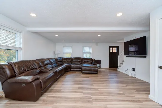 $595,000 | 45 Damren Road, Derry, NH 03038