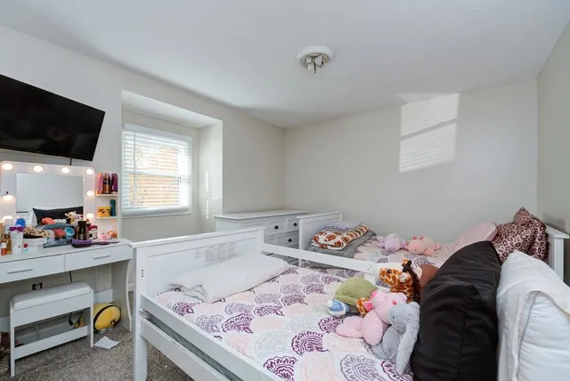 $595,000 | 45 Damren Road, Derry, NH 03038