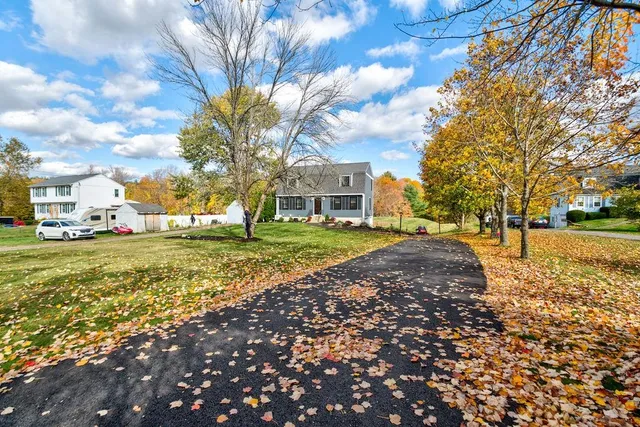 $595,000 | 45 Damren Road, Derry, NH 03038