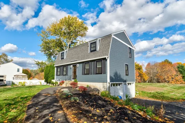 $595,000 | 45 Damren Road, Derry, NH 03038