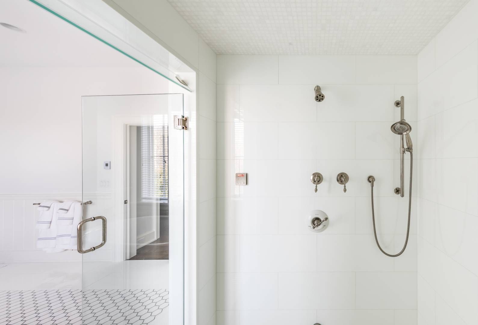 6 Shady Pth Bridgehampton, NY 11963 - Photo 15 of 20 a bathroom with a shower
