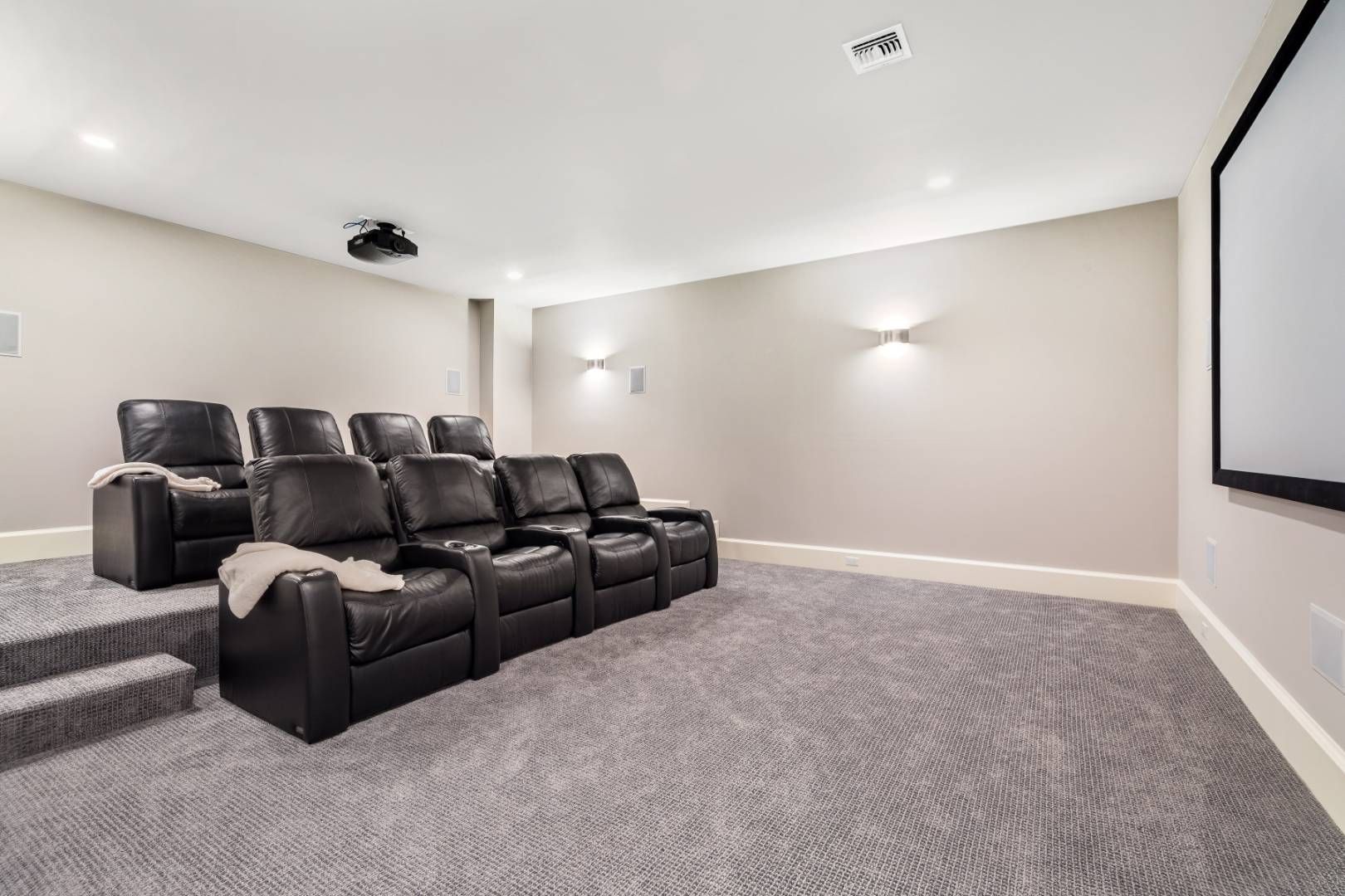 6 Shady Pth Bridgehampton, NY 11963 - Photo 17 of 20 a living room with furniture