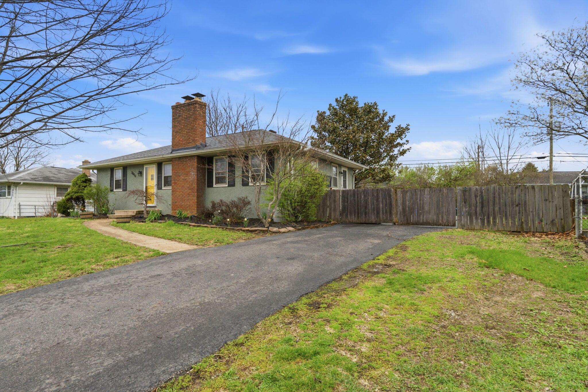 2846 Hampton Road South Columbus, OH 43232 - Photo 3 of 35 A yard with space to breathe, grow, and live. Plus ample parking space.