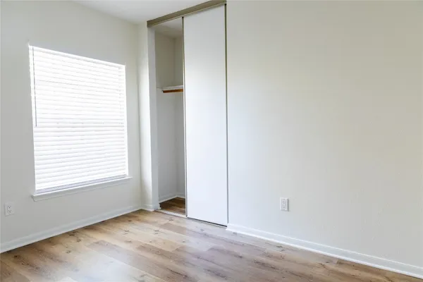 $2,600 | 22 Cottage Grove Place, The Woodlands, TX 77381