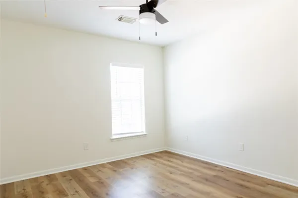 $2,600 | 22 Cottage Grove Place, The Woodlands, TX 77381