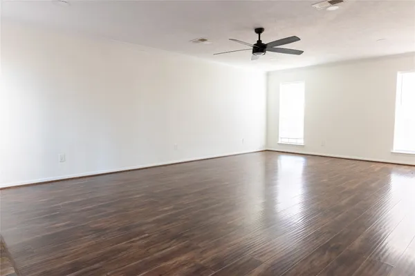 $2,600 | 22 Cottage Grove Place, The Woodlands, TX 77381