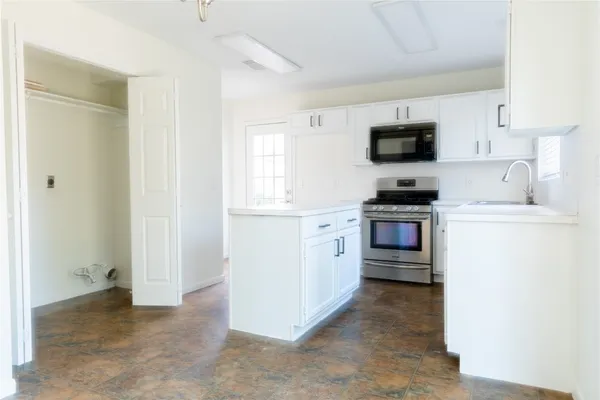 $2,600 | 22 Cottage Grove Place, The Woodlands, TX 77381