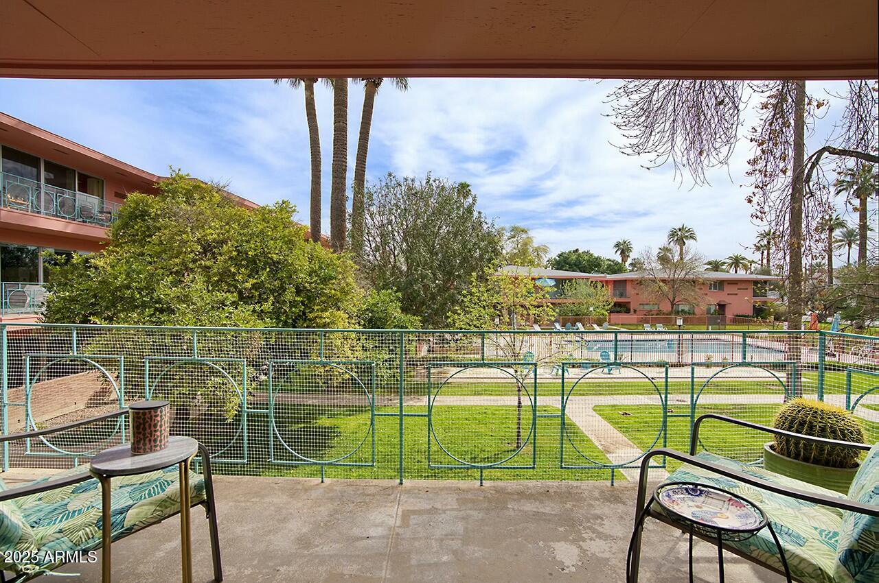 120 East Coronado Road, Unit 9 Phoenix, AZ 85004 - Photo 10 of 38 120 E CORONADO RD 9