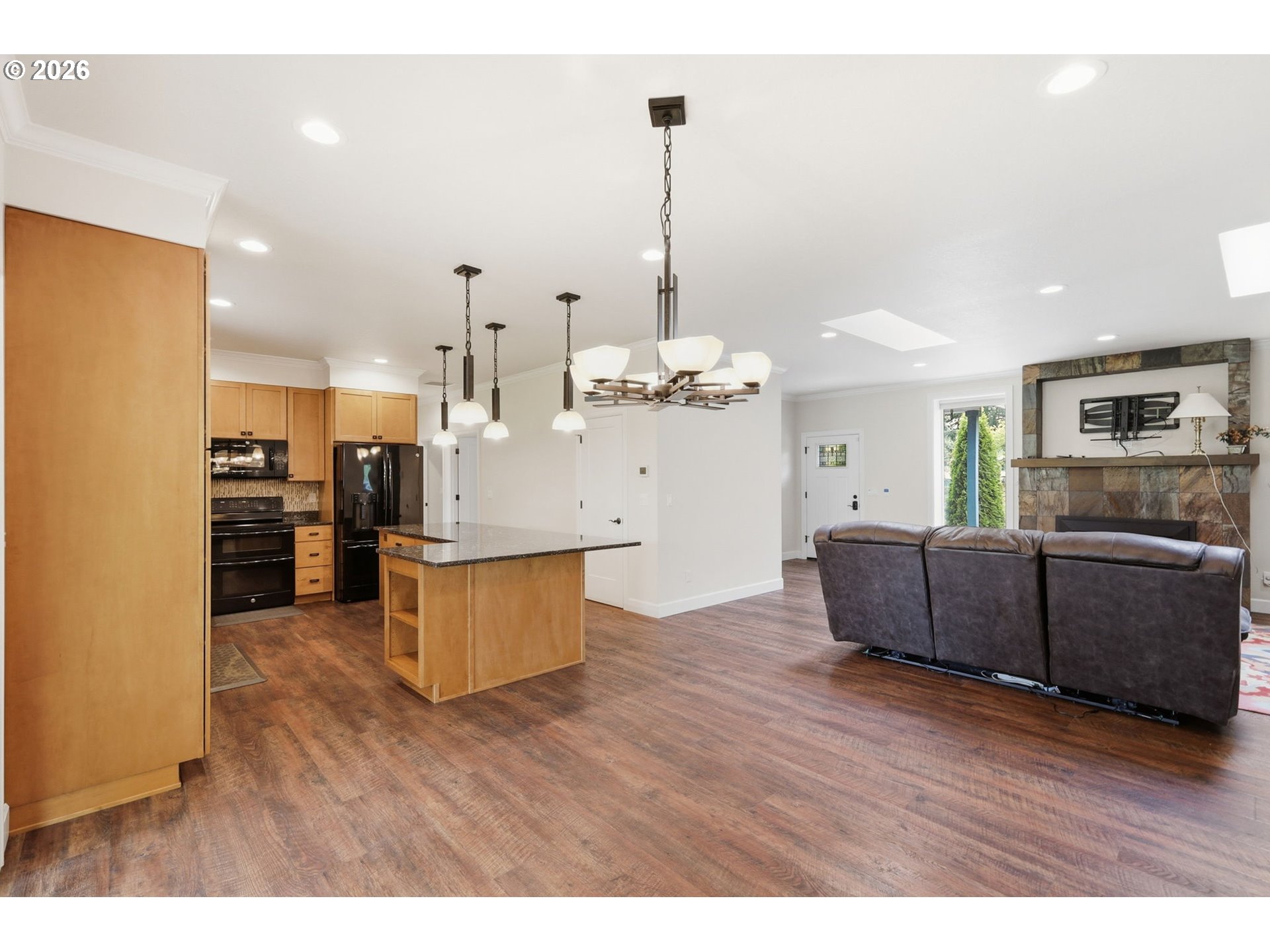 106 Hansen Lane Eugene, OR 97404 - Photo 13 of 47 Kitchen/Dining Room